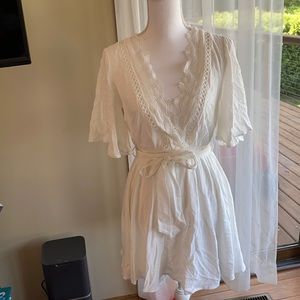 Beautiful White Dress NWT selfie Leslie